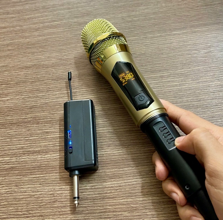 Bộ 2 Micro không dây UHF pin sạc Vàng